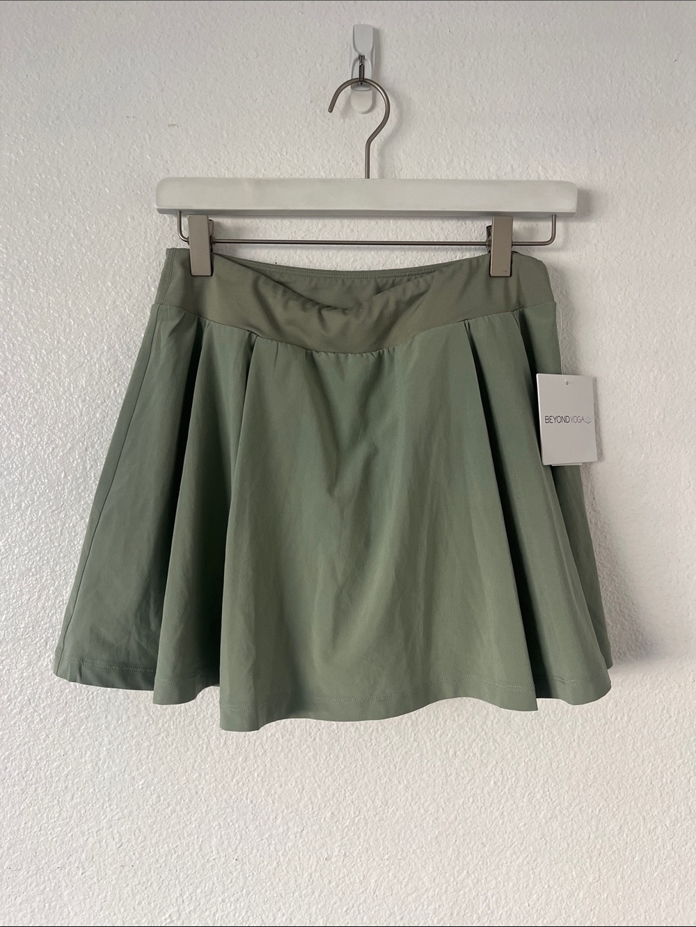 Beyond Yoga Pleated Tennis Skirt Size Small NWT - Picture 2 of 5
